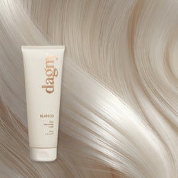 Dagny Blanco antaa hiuksille kirkasta kiiltoa ilman s&auml;vymuutosta.