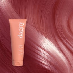 Dagny Rose Gold antaa vaaleille hiuksille pehme&auml;n ruusukultaisen hehkun.